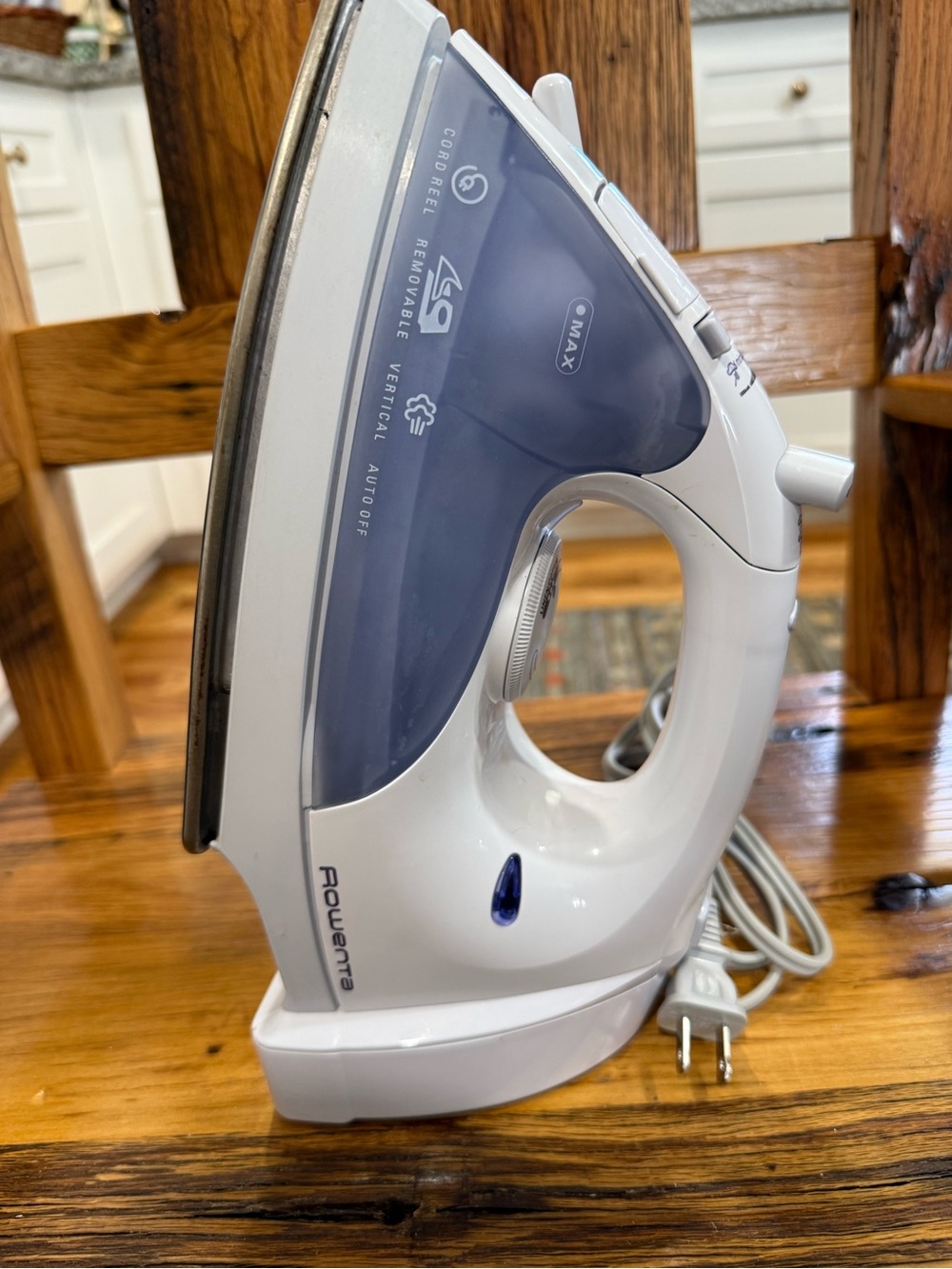 Rowenta Corded Steam Iron Stainless Soleplate Vertical Steam Auto-Off White